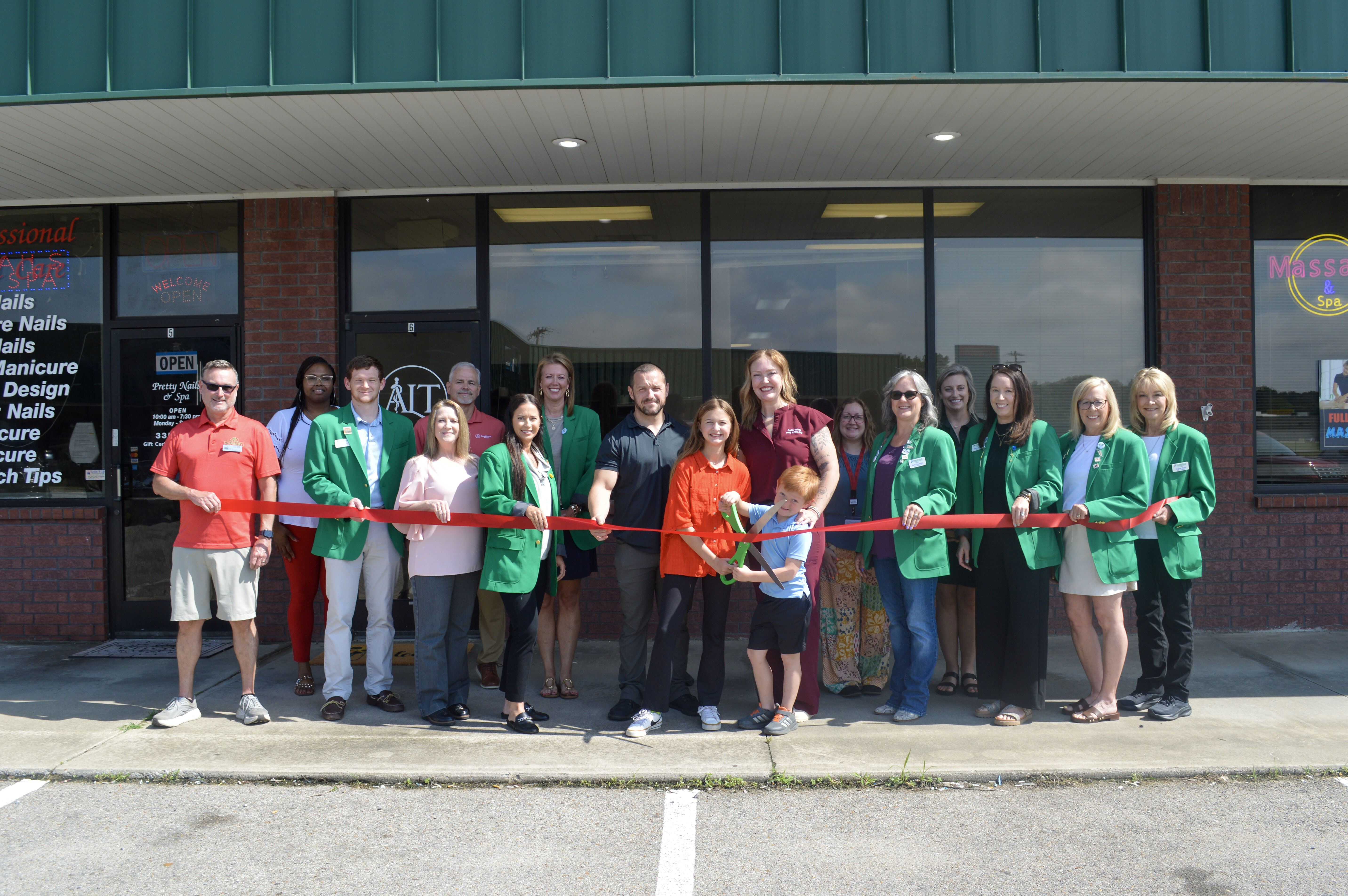ALT Total Wellness Cuts the Ribbon!